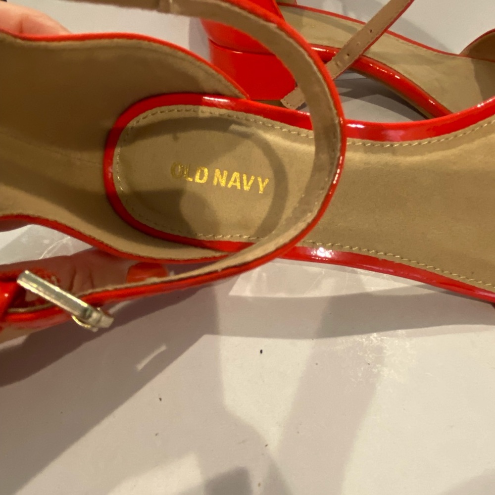 OLD NAVY Neon Red Patent Sandals. NWOT. SZ. 8. SUPER CUTE! Low Block Heels. - Picture 3 of 8